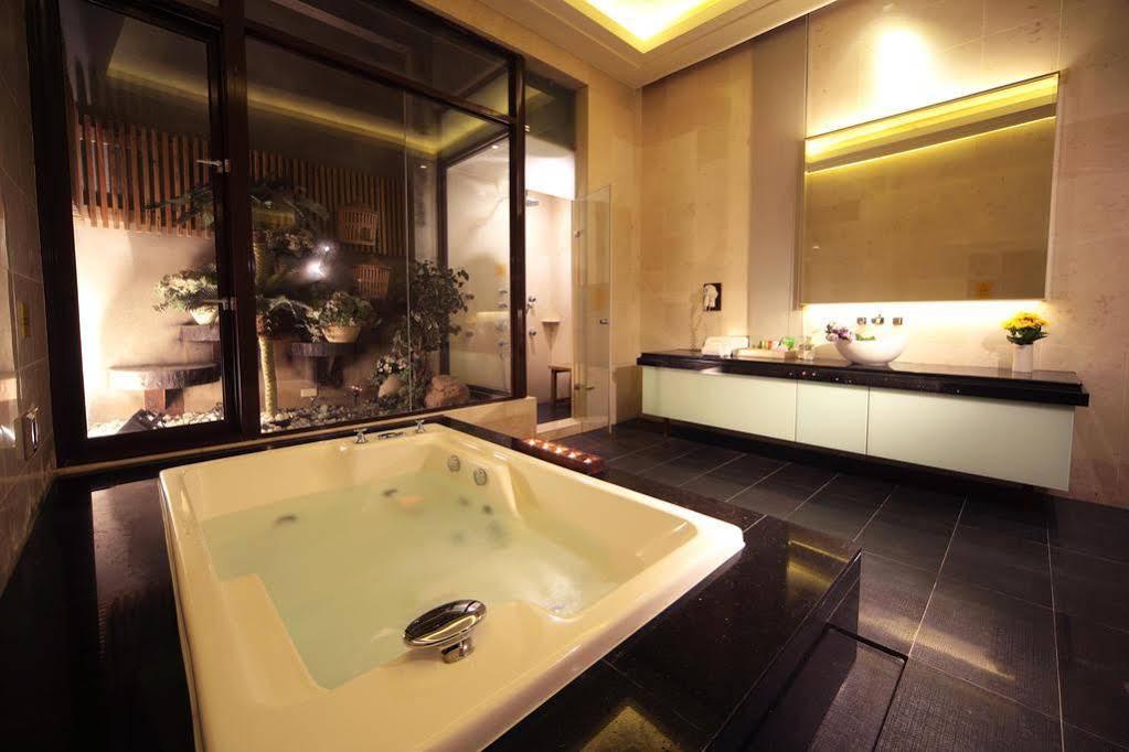 Wehome Motel Tainan Zewnętrze zdjęcie