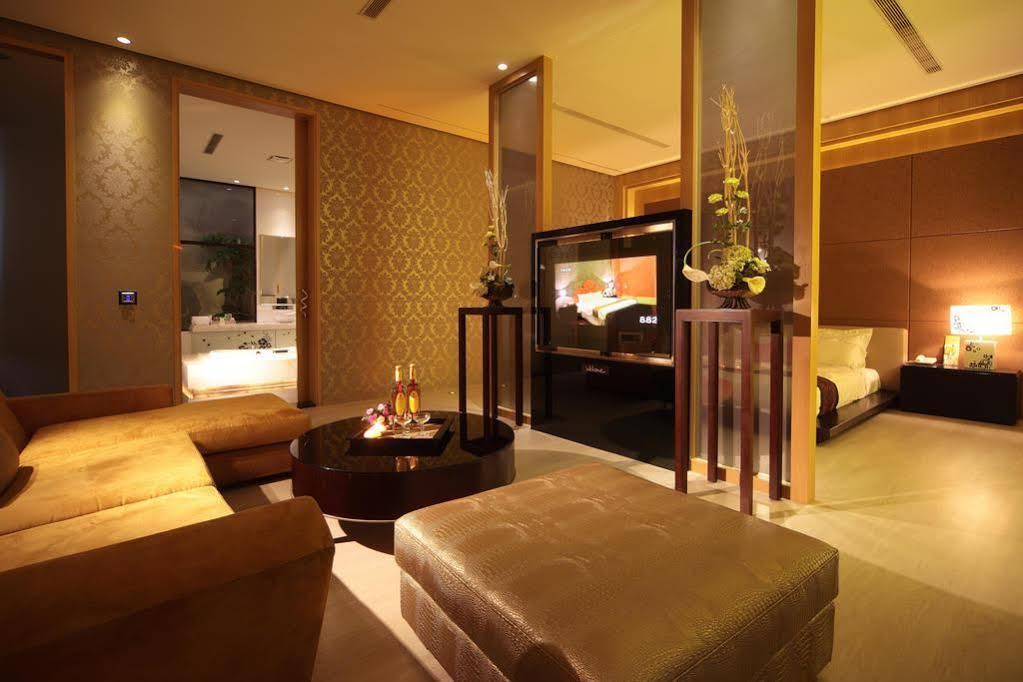Wehome Motel Tainan Zewnętrze zdjęcie
